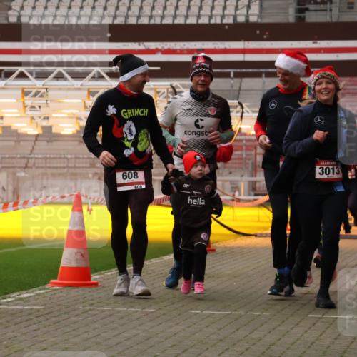 08.12.2024 - St. Pauli X-Mass-Run No. 14 Yannick Fuchs http://msf.ph/oto/7477780 08.12.2024 10:00:21 Ziel 174, 259, 484, 608, 1393, 3013, 3015, 3170, 3172 meine-sportfotos.de
