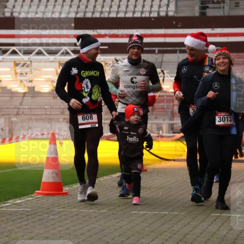 08.12.2024 - St. Pauli X-Mass-Run No. 14 Yannick Fuchs http://msf.ph/oto/7477783 08.12.2024 10:00:21 Ziel 174, 259, 484, 608, 1393, 3013, 3015, 3170, 3172 meine-sportfotos.de