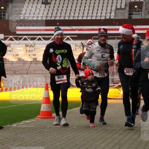 08.12.2024 - St. Pauli X-Mass-Run No. 14 Yannick Fuchs http://msf.ph/oto/7477791 08.12.2024 10:00:21 Ziel 174, 259, 484, 608, 1393, 3013, 3015, 3170, 3172 meine-sportfotos.de