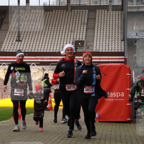 08.12.2024 - St. Pauli X-Mass-Run No. 14 Yannick Fuchs http://msf.ph/oto/7477809 08.12.2024 10:00:23 Ziel 174, 259, 484, 608, 1393, 1725, 3013, 3015, 3170, 3172 meine-sportfotos.de