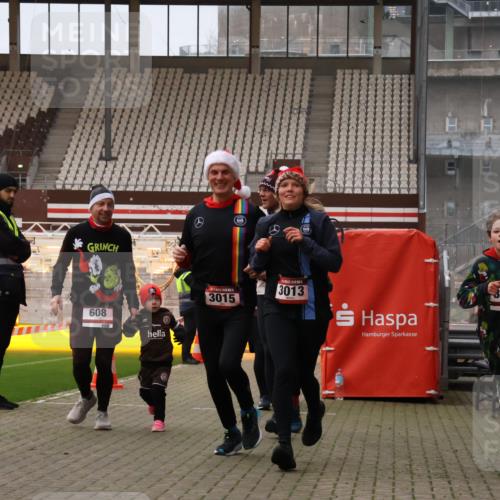08.12.2024 - St. Pauli X-Mass-Run No. 14 Yannick Fuchs http://msf.ph/oto/7477818 08.12.2024 10:00:23 Ziel 174, 259, 484, 608, 1393, 1725, 3013, 3015, 3170, 3172 meine-sportfotos.de