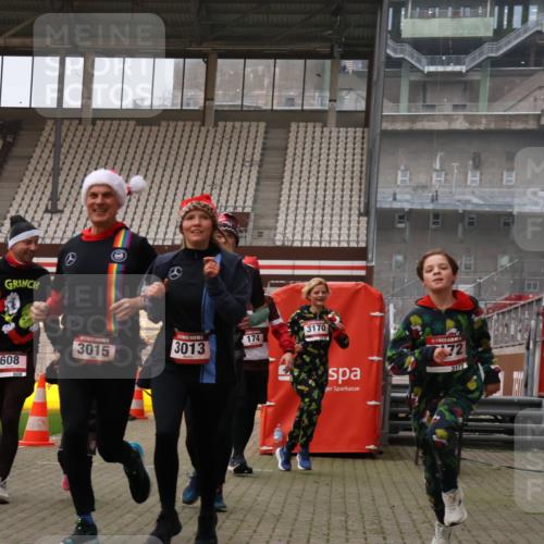 08.12.2024 - St. Pauli X-Mass-Run No. 14 Yannick Fuchs http://msf.ph/oto/7477832 08.12.2024 10:00:24 Ziel 174, 259, 484, 608, 1393, 1725, 3013, 3015, 3170, 3172 meine-sportfotos.de