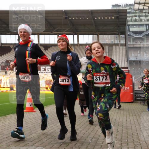 08.12.2024 - St. Pauli X-Mass-Run No. 14 Yannick Fuchs http://msf.ph/oto/7477856 08.12.2024 10:00:25 Ziel 174, 259, 484, 608, 1393, 1725, 2760, 3013, 3015, 3170, 3172 meine-sportfotos.de