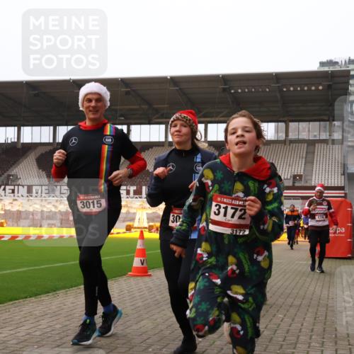08.12.2024 - St. Pauli X-Mass-Run No. 14 Yannick Fuchs http://msf.ph/oto/7477860 08.12.2024 10:00:25 Ziel 174, 259, 484, 608, 1393, 1725, 2760, 3013, 3015, 3170, 3172 meine-sportfotos.de