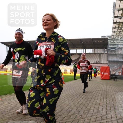08.12.2024 - St. Pauli X-Mass-Run No. 14 Yannick Fuchs http://msf.ph/oto/7477919 08.12.2024 10:00:28 Ziel 174, 259, 484, 608, 1393, 1725, 2760, 3013, 3015, 3170, 3172 meine-sportfotos.de