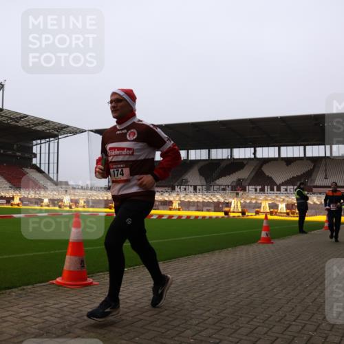 08.12.2024 - St. Pauli X-Mass-Run No. 14 Yannick Fuchs http://msf.ph/oto/7477936 08.12.2024 10:00:30 Ziel 174, 259, 484, 608, 1393, 1725, 2760, 3013, 3015, 3170, 3172 meine-sportfotos.de