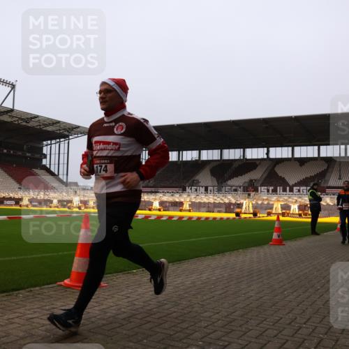 08.12.2024 - St. Pauli X-Mass-Run No. 14 Yannick Fuchs http://msf.ph/oto/7477940 08.12.2024 10:00:30 Ziel 174, 259, 484, 608, 1393, 1725, 2760, 3013, 3015, 3170, 3172 meine-sportfotos.de
