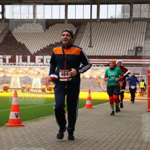 08.12.2024 - St. Pauli X-Mass-Run No. 14 Yannick Fuchs http://msf.ph/oto/7477955 08.12.2024 10:00:31 Ziel 174, 259, 484, 608, 1393, 1725, 2760, 3013, 3015, 3170 meine-sportfotos.de
