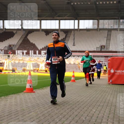 08.12.2024 - St. Pauli X-Mass-Run No. 14 Yannick Fuchs http://msf.ph/oto/7477961 08.12.2024 10:00:31 Ziel 174, 259, 484, 608, 1393, 1725, 2760, 3013, 3015, 3170 meine-sportfotos.de