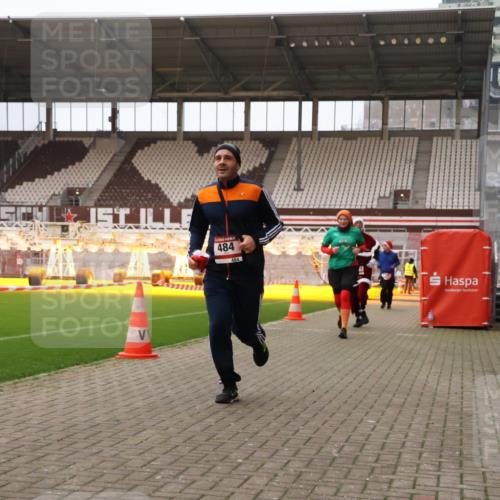 08.12.2024 - St. Pauli X-Mass-Run No. 14 Yannick Fuchs http://msf.ph/oto/7477964 08.12.2024 10:00:31 Ziel 174, 259, 484, 608, 1393, 1725, 2760, 3013, 3015, 3170 meine-sportfotos.de