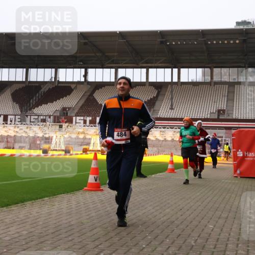 08.12.2024 - St. Pauli X-Mass-Run No. 14 Yannick Fuchs http://msf.ph/oto/7477969 08.12.2024 10:00:32 Ziel 174, 259, 484, 608, 1393, 1725, 2760, 3013, 3015, 3170 meine-sportfotos.de