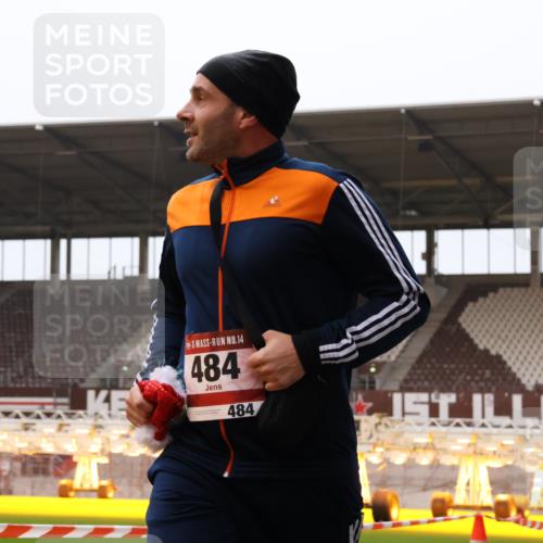 08.12.2024 - St. Pauli X-Mass-Run No. 14 Yannick Fuchs http://msf.ph/oto/7477983 08.12.2024 10:00:32 Ziel 174, 259, 484, 608, 1393, 1725, 2760, 3013, 3015, 3170 meine-sportfotos.de