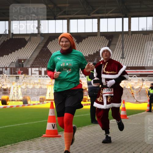 08.12.2024 - St. Pauli X-Mass-Run No. 14 Yannick Fuchs http://msf.ph/oto/7478009 08.12.2024 10:00:34 Ziel 174, 259, 484, 608, 1393, 1725, 2760, 3170 meine-sportfotos.de
