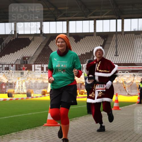 08.12.2024 - St. Pauli X-Mass-Run No. 14 Yannick Fuchs http://msf.ph/oto/7478013 08.12.2024 10:00:34 Ziel 174, 259, 484, 608, 1393, 1725, 2760, 3170 meine-sportfotos.de