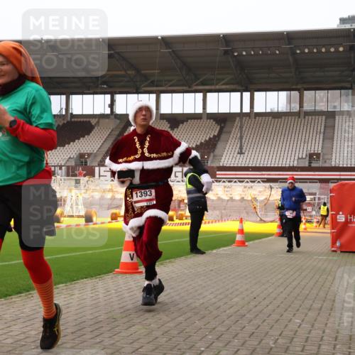 08.12.2024 - St. Pauli X-Mass-Run No. 14 Yannick Fuchs http://msf.ph/oto/7478031 08.12.2024 10:00:35 Ziel 174, 259, 484, 608, 1393, 1725, 2760, 3170 meine-sportfotos.de