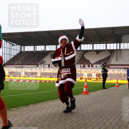 08.12.2024 - St. Pauli X-Mass-Run No. 14 Yannick Fuchs http://msf.ph/oto/7478046 08.12.2024 10:00:36 Ziel 174, 484, 608, 1393, 1725, 2760 meine-sportfotos.de