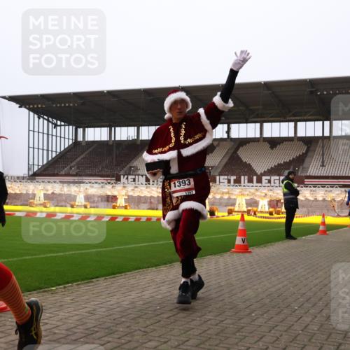 08.12.2024 - St. Pauli X-Mass-Run No. 14 Yannick Fuchs http://msf.ph/oto/7478048 08.12.2024 10:00:36 Ziel 174, 484, 608, 1393, 1725, 2760 meine-sportfotos.de
