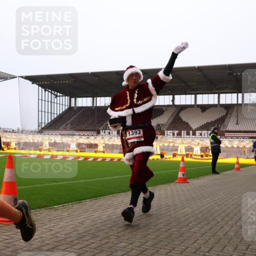 08.12.2024 - St. Pauli X-Mass-Run No. 14 Yannick Fuchs http://msf.ph/oto/7478051 08.12.2024 10:00:36 Ziel 174, 484, 608, 1393, 1725, 2760 meine-sportfotos.de