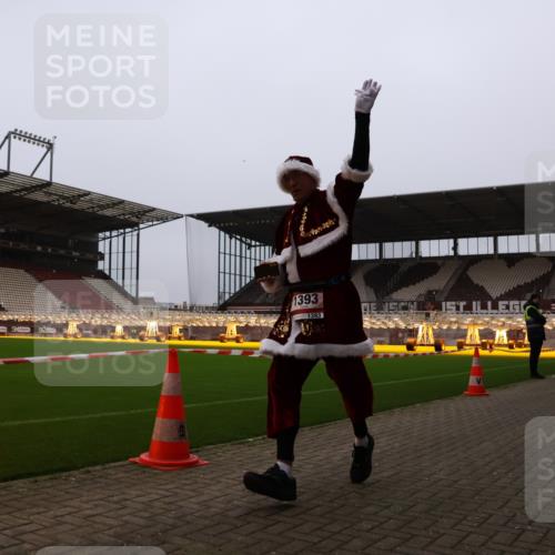 08.12.2024 - St. Pauli X-Mass-Run No. 14 Yannick Fuchs http://msf.ph/oto/7478067 08.12.2024 10:00:36 Ziel 174, 484, 608, 1393, 1725, 2760 meine-sportfotos.de