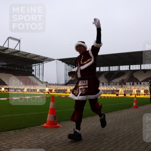 08.12.2024 - St. Pauli X-Mass-Run No. 14 Yannick Fuchs http://msf.ph/oto/7478070 08.12.2024 10:00:36 Ziel 174, 484, 608, 1393, 1725, 2760 meine-sportfotos.de