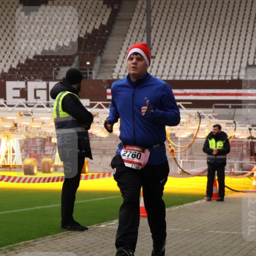 08.12.2024 - St. Pauli X-Mass-Run No. 14 Yannick Fuchs http://msf.ph/oto/7478086 08.12.2024 10:00:38 Ziel 174, 484, 608, 1393, 1725, 2760 meine-sportfotos.de