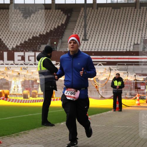 08.12.2024 - St. Pauli X-Mass-Run No. 14 Yannick Fuchs http://msf.ph/oto/7478093 08.12.2024 10:00:38 Ziel 174, 484, 608, 1393, 1725, 2760 meine-sportfotos.de
