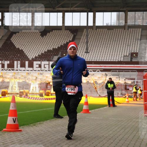 08.12.2024 - St. Pauli X-Mass-Run No. 14 Yannick Fuchs http://msf.ph/oto/7478108 08.12.2024 10:00:38 Ziel 174, 484, 608, 1393, 1725, 2760 meine-sportfotos.de