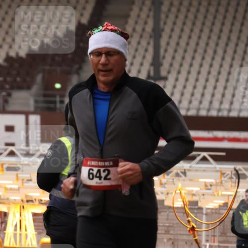 08.12.2024 - St. Pauli X-Mass-Run No. 14 Yannick Fuchs http://msf.ph/oto/7478172 08.12.2024 10:00:57 Ziel 410, 642, 1750, 1773, 2447, 2808, 2809, 3033 meine-sportfotos.de