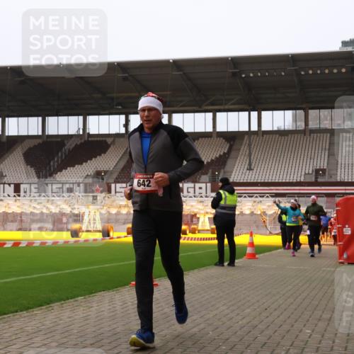 08.12.2024 - St. Pauli X-Mass-Run No. 14 Yannick Fuchs http://msf.ph/oto/7478190 08.12.2024 10:00:58 Ziel 410, 642, 1750, 1773, 2447, 2808, 2809, 3033 meine-sportfotos.de