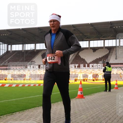 08.12.2024 - St. Pauli X-Mass-Run No. 14 Yannick Fuchs http://msf.ph/oto/7478206 08.12.2024 10:00:59 Ziel 410, 642, 1750, 1773, 2447, 2808, 2809, 3033 meine-sportfotos.de