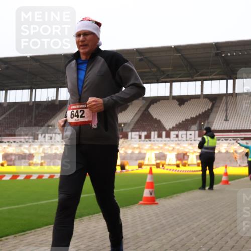 08.12.2024 - St. Pauli X-Mass-Run No. 14 Yannick Fuchs http://msf.ph/oto/7478209 08.12.2024 10:00:59 Ziel 410, 642, 1750, 1773, 2447, 2808, 2809, 3033 meine-sportfotos.de