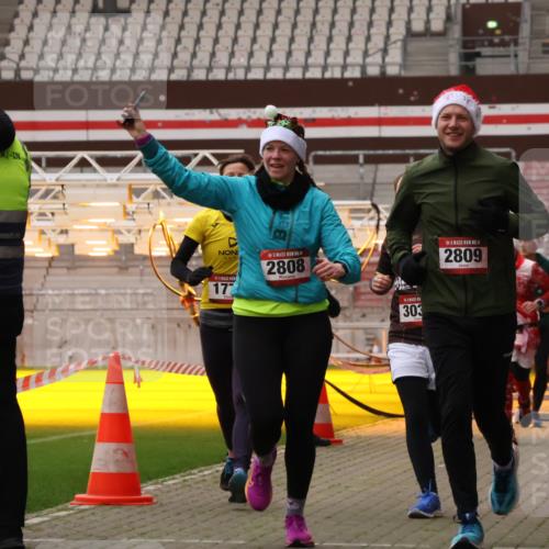 08.12.2024 - St. Pauli X-Mass-Run No. 14 Yannick Fuchs http://msf.ph/oto/7478217 08.12.2024 10:01:01 Ziel 410, 642, 1750, 1773, 2447, 2808, 2809, 3033 meine-sportfotos.de