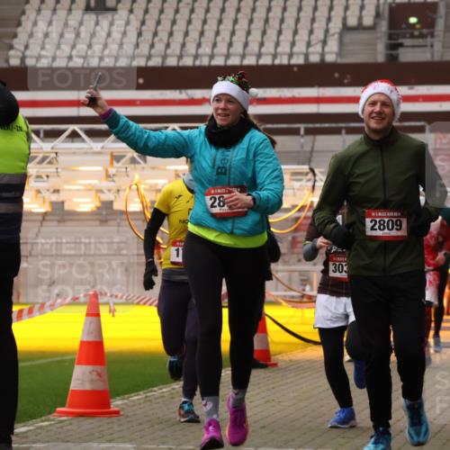 08.12.2024 - St. Pauli X-Mass-Run No. 14 Yannick Fuchs http://msf.ph/oto/7478224 08.12.2024 10:01:01 Ziel 410, 642, 1750, 1773, 2447, 2808, 2809, 3033 meine-sportfotos.de