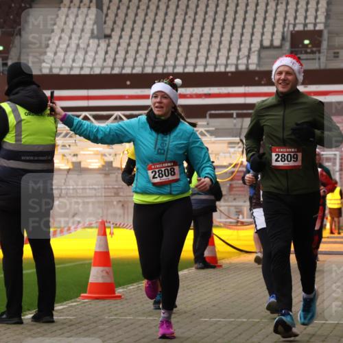 08.12.2024 - St. Pauli X-Mass-Run No. 14 Yannick Fuchs http://msf.ph/oto/7478227 08.12.2024 10:01:01 Ziel 410, 642, 1750, 1773, 2447, 2808, 2809, 3033 meine-sportfotos.de