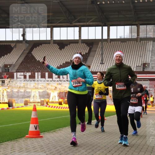 08.12.2024 - St. Pauli X-Mass-Run No. 14 Yannick Fuchs http://msf.ph/oto/7478258 08.12.2024 10:01:03 Ziel 410, 642, 1750, 1773, 2447, 2808, 2809, 3033 meine-sportfotos.de