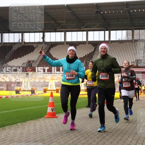 08.12.2024 - St. Pauli X-Mass-Run No. 14 Yannick Fuchs http://msf.ph/oto/7478261 08.12.2024 10:01:04 Ziel 410, 642, 1750, 1773, 2447, 2808, 2809, 3033 meine-sportfotos.de