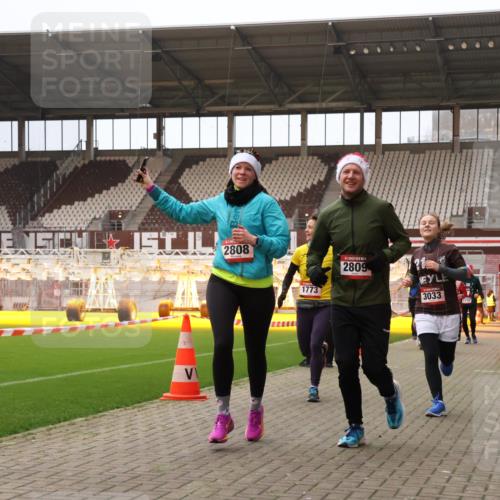08.12.2024 - St. Pauli X-Mass-Run No. 14 Yannick Fuchs http://msf.ph/oto/7478264 08.12.2024 10:01:04 Ziel 410, 642, 1750, 1773, 2447, 2808, 2809, 3033 meine-sportfotos.de