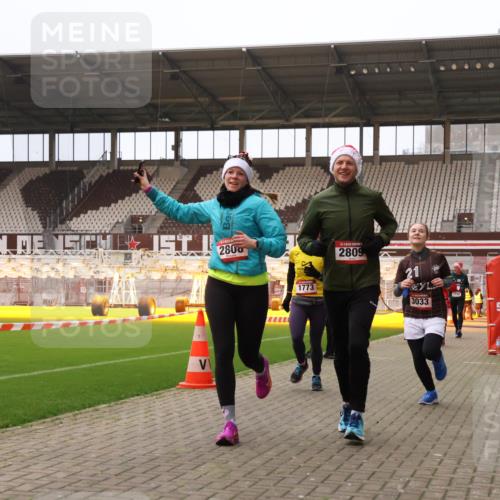 08.12.2024 - St. Pauli X-Mass-Run No. 14 Yannick Fuchs http://msf.ph/oto/7478272 08.12.2024 10:01:04 Ziel 410, 642, 1750, 1773, 2447, 2808, 2809, 3033 meine-sportfotos.de