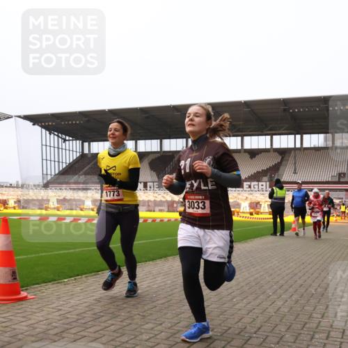 08.12.2024 - St. Pauli X-Mass-Run No. 14 Yannick Fuchs http://msf.ph/oto/7478312 08.12.2024 10:01:06 Ziel 410, 418, 642, 1750, 1773, 2447, 2696, 2808, 2809, 3033 meine-sportfotos.de