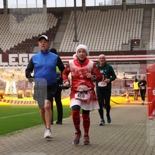 08.12.2024 - St. Pauli X-Mass-Run No. 14 Yannick Fuchs http://msf.ph/oto/7478343 08.12.2024 10:01:08 Ziel 410, 418, 642, 713, 1750, 1773, 2447, 2696, 2808, 2809, 3033 meine-sportfotos.de