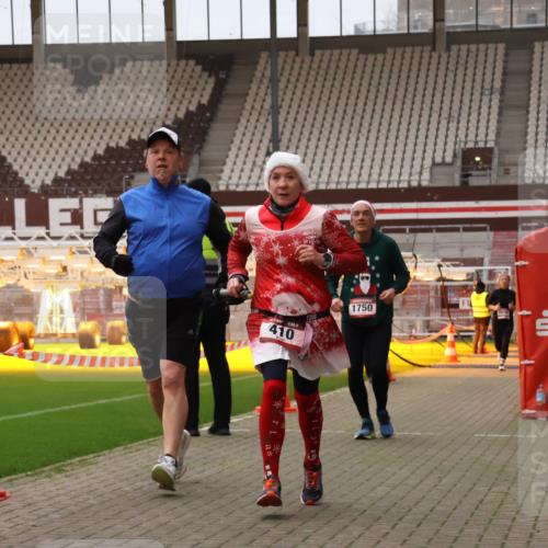 08.12.2024 - St. Pauli X-Mass-Run No. 14 Yannick Fuchs http://msf.ph/oto/7478346 08.12.2024 10:01:08 Ziel 410, 418, 642, 713, 1750, 1773, 2447, 2696, 2808, 2809, 3033 meine-sportfotos.de