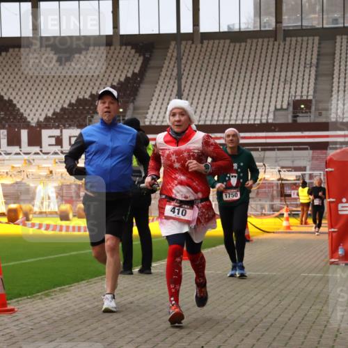 08.12.2024 - St. Pauli X-Mass-Run No. 14 Yannick Fuchs http://msf.ph/oto/7478350 08.12.2024 10:01:08 Ziel 410, 418, 642, 713, 1750, 1773, 2447, 2696, 2808, 2809, 3033 meine-sportfotos.de