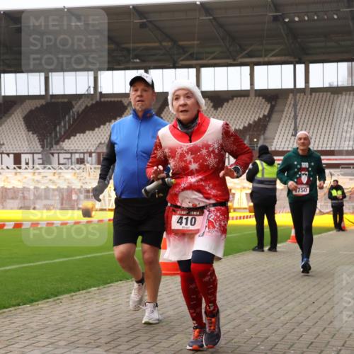 08.12.2024 - St. Pauli X-Mass-Run No. 14 Yannick Fuchs http://msf.ph/oto/7478376 08.12.2024 10:01:10 Ziel 410, 418, 713, 1750, 1773, 2447, 2696, 2808, 2809, 3033 meine-sportfotos.de