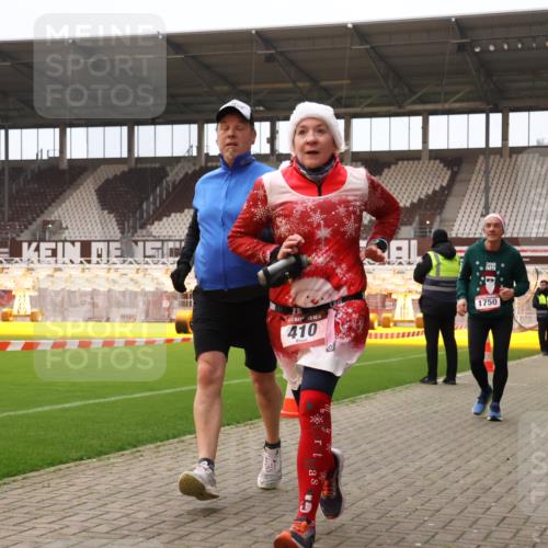08.12.2024 - St. Pauli X-Mass-Run No. 14 Yannick Fuchs http://msf.ph/oto/7478381 08.12.2024 10:01:10 Ziel 410, 418, 713, 1750, 1773, 2447, 2696, 2808, 2809, 3033 meine-sportfotos.de