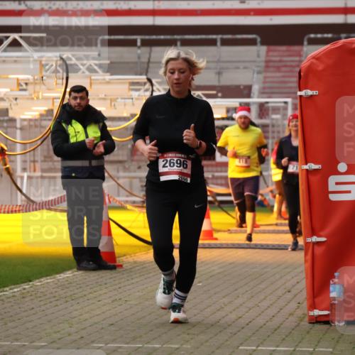 08.12.2024 - St. Pauli X-Mass-Run No. 14 Yannick Fuchs http://msf.ph/oto/7478440 08.12.2024 10:01:14 Ziel 410, 418, 512, 713, 946, 1750, 1773, 2447, 2696, 3033 meine-sportfotos.de