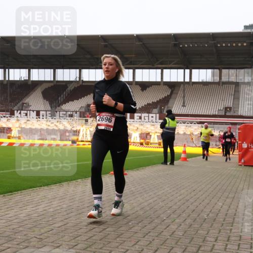 08.12.2024 - St. Pauli X-Mass-Run No. 14 Yannick Fuchs http://msf.ph/oto/7478481 08.12.2024 10:01:20 Ziel 410, 418, 512, 713, 946, 2447, 2696 meine-sportfotos.de