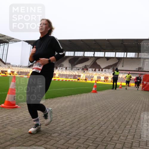 08.12.2024 - St. Pauli X-Mass-Run No. 14 Yannick Fuchs http://msf.ph/oto/7478506 08.12.2024 10:01:21 Ziel 418, 512, 713, 946, 2696 meine-sportfotos.de