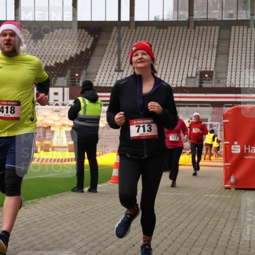 08.12.2024 - St. Pauli X-Mass-Run No. 14 Yannick Fuchs http://msf.ph/oto/7478523 08.12.2024 10:01:24 Ziel 418, 512, 713, 946, 2696 meine-sportfotos.de