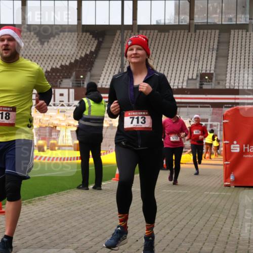 08.12.2024 - St. Pauli X-Mass-Run No. 14 Yannick Fuchs http://msf.ph/oto/7478526 08.12.2024 10:01:24 Ziel 418, 512, 713, 946, 2696 meine-sportfotos.de