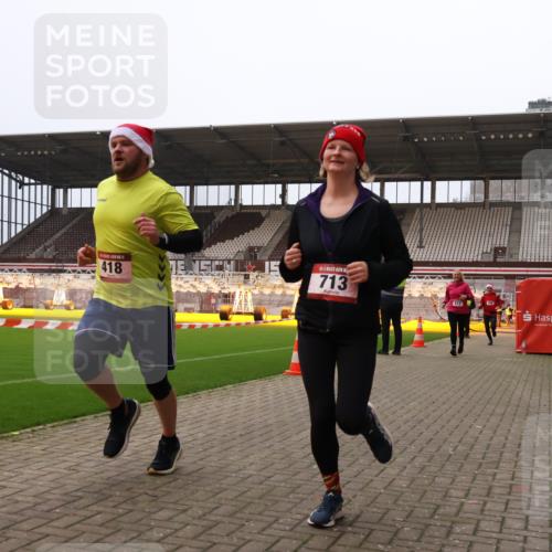 08.12.2024 - St. Pauli X-Mass-Run No. 14 Yannick Fuchs http://msf.ph/oto/7478534 08.12.2024 10:01:25 Ziel 418, 512, 713, 946, 2696 meine-sportfotos.de